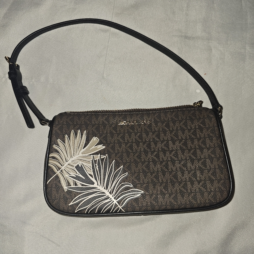 BRAND NEW Michael Kors Jet Set MD Pouchette